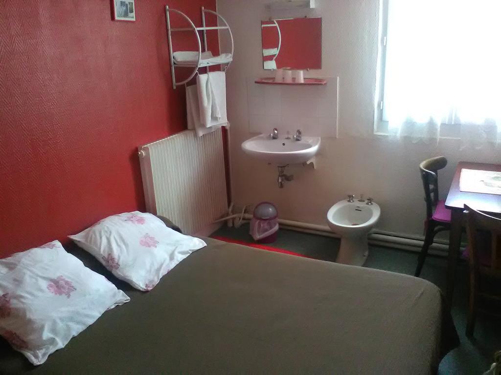 Le Parisien Hotel Saintes Eksteriør billede